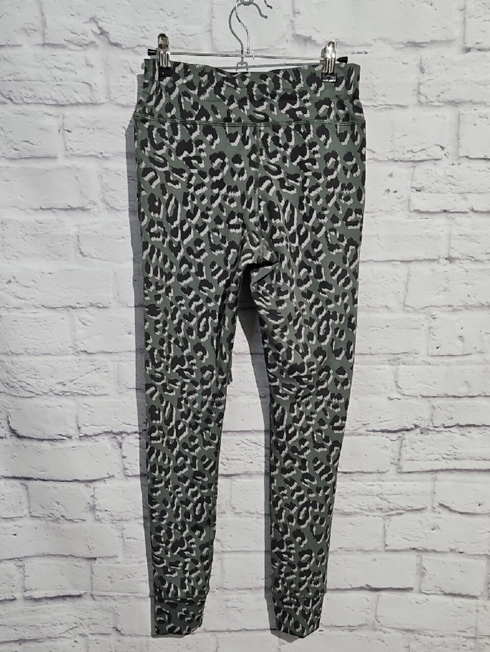 Offline By Aerie High-Waist Olive Leopard Print Leggings with Drawstring - Picture 5 of 6